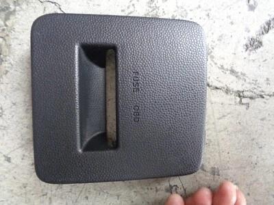 2014-2016 Kia Soul Fuse Box Cover Trim B2847-54010 OEM - Image 1 of 3
