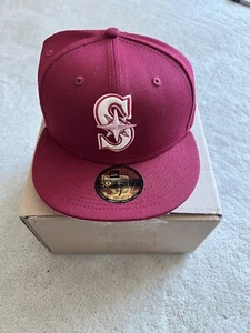 Hat Club New Era Velluto Rosso Seattle Mariners - 7 in mano, pronto per la spedizione! - Foto 1 di 3