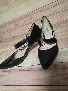 Life Stride Soft System SUKI Size 9m Black Cross Strap Heels/Pump - Picture 1 of 9