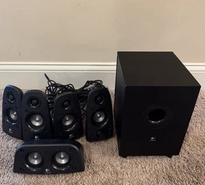 Sistema de altavoces de cine en casa para computadora Logitech Z506 sonido envolvente 5.1 subwoofer - Imagen 1 de 10
