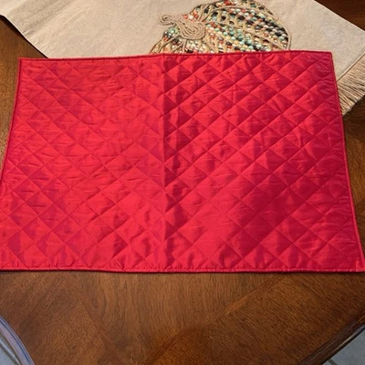 Red  quilted placemats Set Of 9 (19 x 13 ) Christmas, NWT - Image 1 of 4