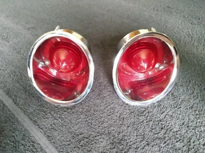 1961 1962 Chevrolet Corvette GM Guide INNER TAIL LAMP RH 5952100 LH 5952099 - Image 1 of 4