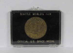 Seattle World's Fair Official US Space Medal - plastic case - Picture 1 of 4