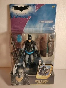 Batman The Dark Knight RIOT STRIKE BATMAN     (CosBman063) - Picture 1 of 8
