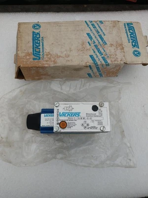 VICKERS DG4V 3 2A M WL B 40 or DG4V-3-2A-M-WL-B-40 BRAND NEW NOS - Image 1 of 4