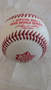 1998 Rawlings Official WORLD SERIES Baseball NEW YORK YANKEES - 423 - Picture 1 of 3