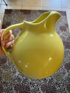 Vintage 1950's Sunny Yellow Tilt Ball Pitcher w/ Ice Lip #633 Hall China USA - Picture 1 of 6