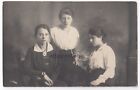 1910 Trois Filles Belles Jeunes Femmes Bien Habillées Studio France Photo Antique