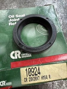 CR 10924 Oil Seal 28 X 38 X 7 NOS - Picture 1 of 3