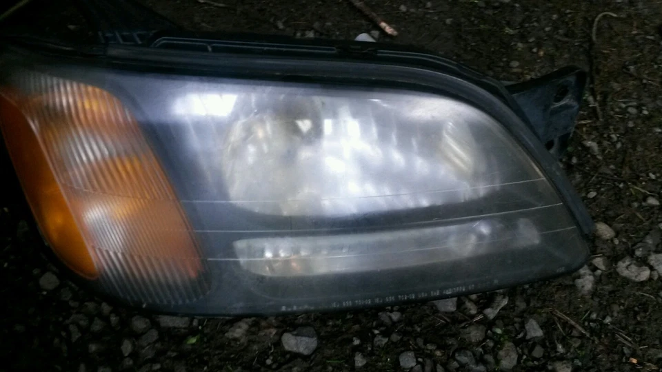 Subaru outback Baja 2001 2002 2003 2004 Right headlight  head lamp passenger's - Image 1 of 1