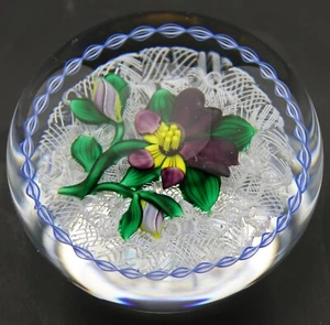 Exquisite BOB BANFORD Vibrant PANSY FLOWER over LATTICINO Art Glass PAPERWEIGHT - Picture 1 of 7
