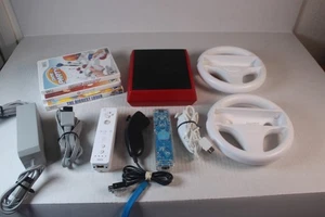 Pacchetto console Nintendo Wii mini RVL-201, 2 controller/chuk, 2 ruote, 3 giochi - Foto 1 di 12