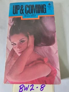 Midwood Erotic Books 60487 Up and Coming by Bruce Elliot - Imagen 1 de 3