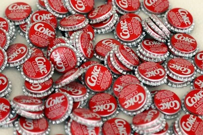 100- Tapas de botella de corona de vidrio de Coca-Cola clásicas coleccionables vintage artesanías Foto 1 de 2