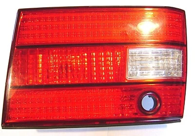 Luz intermitente tapa maletero pasajero trasero derecho Lexus LS400 1998-00 Foto 1 de 4
