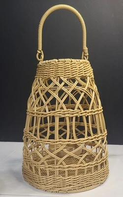 Linterna de mimbre para exteriores Foto 1 de 4