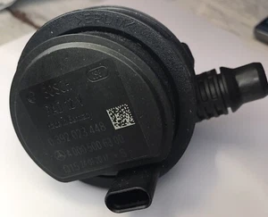 Original Mercedes A0005006300 Kühlmittelpumpe Zusatzwasserpumpe NEU - Picture 1 of 3