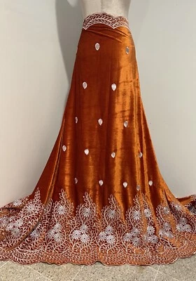 "Tela de terciopelo bordada con borde naranja blanco 50"" de ancho vendida por yarda" Foto 1 de 4