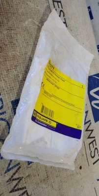 NEW- Square D S47074 3 Wire Push-In Terminal - Fixed - Image 1 of 3