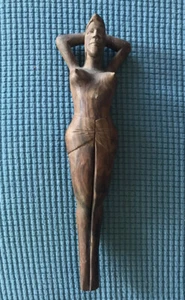 HAND CARVED HARD WOOD- FEMALE - NUT CRACKER - Picture 1 of 7