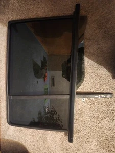 2008-2012 JEEP LIBERTY Right Rear Dorr Glass Trim Bundle - Picture 1 of 5