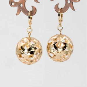 PENDIENTES DE BOLA COLOR ORO PARA MUJER NUEVA TEMPORADA - Imagen 1 de 3