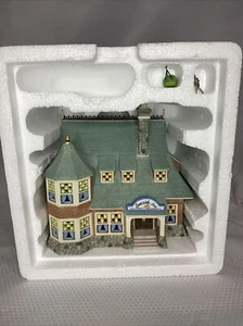 Department 56 Snow Village Seasons Bay Seaside Inn RETIRED #53449 - Picture 1 of 3