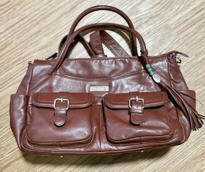 Mochila bolsa bebê Lily Jade couro Elizabeth fralda conversível marrom - Imagem 1 de 3