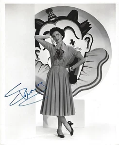 Preciosa foto vintage firmada por CYD CHARISSE 8 x 10 MGM - Imagen 1 de 2