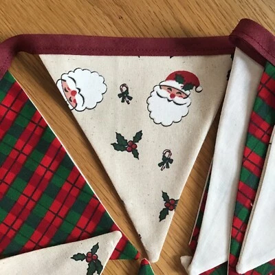 Bunting hecho a mano. Botones Tartán Tema Papá Noel 2 METROS Aprox 11 BANDERAS Foto 1 de 4