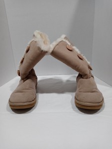 uggs wide width