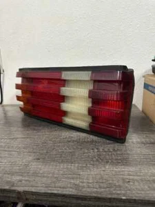 1981-1991 Mercedes S-Class 126 Type LH Driver Side Tail Lamp - Foto 1 di 6