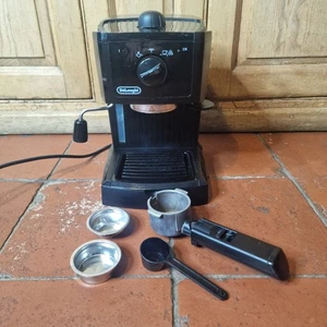 Delonghi EC146.B Bomba Cafetera Espresso 1100W Negra - Imagen 1 de 21