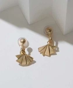 IROLIER Origami Pleated Mini Earrings - Picture 1 of 4