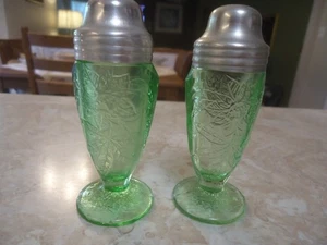 Green Floral Poinsettia Depression Glass Salt and Pepper Shakers - Picture 1 of 4