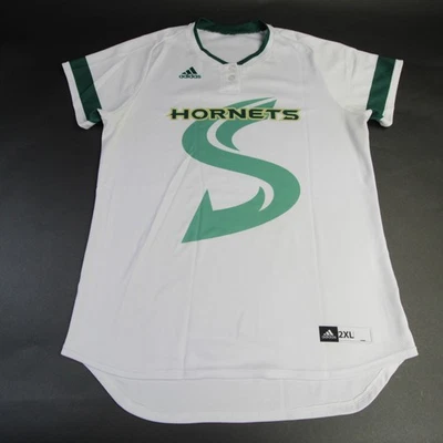 Camiseta deportiva de juego Adidas Sacramento State Hornets - Softbol para mujer usada Foto 1 de 4