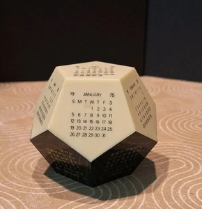 Vintage 1975 Hexagon Plastic Calendar Paper Weight Hong Kong - Picture 1 of 4