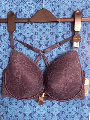 New Look Floral Lace Front Clasp Racerback Bra (Multiple Colours and Sizes) - Image 1 of 4