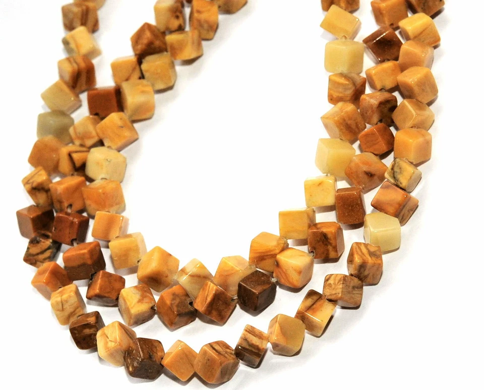 M1-04 - 4 MM GELBER JASPIS WÜRFEL STRANG ECK GEBOHRT - Bild 1 von 1