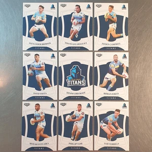 2023 NRL Elite Gold Coast Titans Common Base Card Team Set - Foto 1 di 2