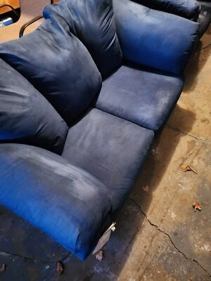 love seat and chair Foto 1 de 4