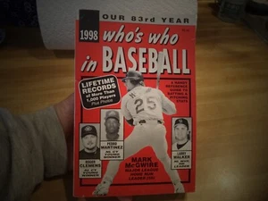 1998 WHO'S WHO IN BASEBALL 83RD YEAR BOOK MCGWIRE CLEMENS MARTINEZ WALKER - Picture 1 of 18