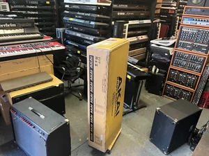 Akai MPC Key 61 Standalone Sampler / Sequencer/Pads in box New York City ARMENS - Picture 1 of 6