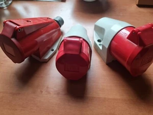 3 St. Bals CEE Anbausteckdose 2 Stck 16A 5-polig 400V 6h + 1 Stck. 32 A 5 Polig - Bild 1 von 2