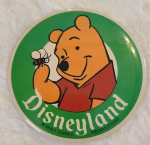 Spilla bottone vintage anni 80 Winnie the Pooh Disneyland retro 3,5" Disney da collezione - Foto 1 di 7