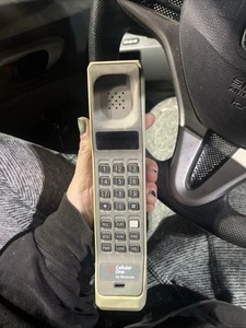 Vintage Two-Tone Motorola Brick Phone - Zdjęcie 1 z 5