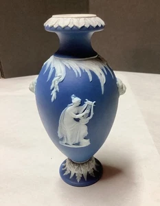 Wedgwood Jasperware 5” Cobalt Blue Bud Vase, Neo-Classical LION HEAD HANDLES! - Picture 1 of 9