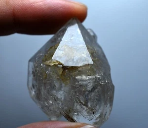 Twin Diamond Quartz with Petroleum Inclusions/121K (Fluorescent) - Picture 1 of 5