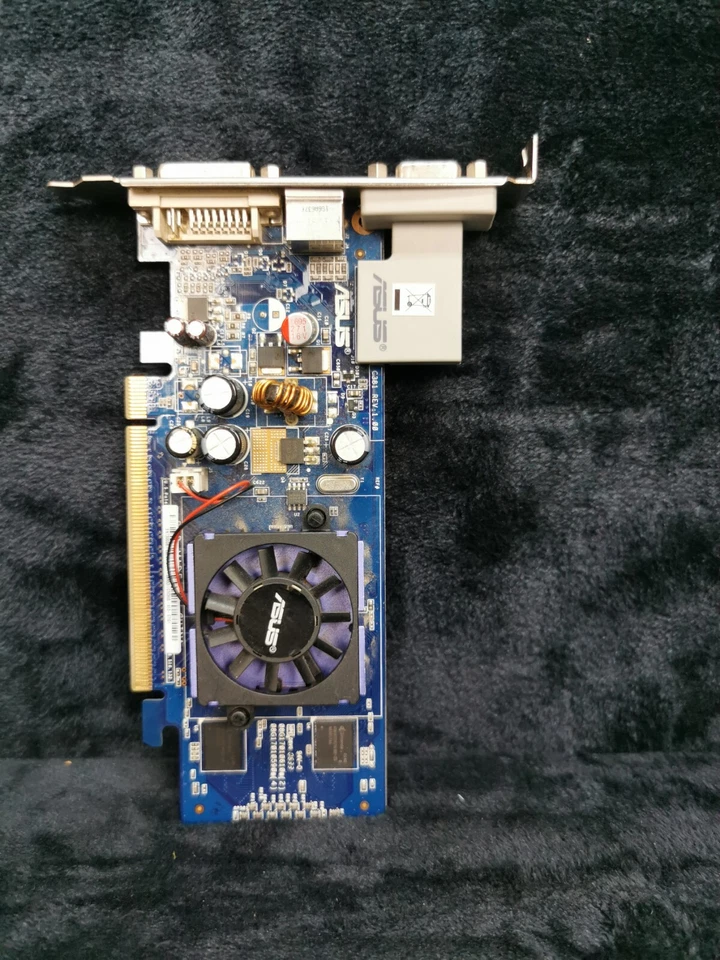 ASUS Nvidia EN7300GS/HTD/256M/A VGA DVI Video Graphics Card - Image 1 of 4