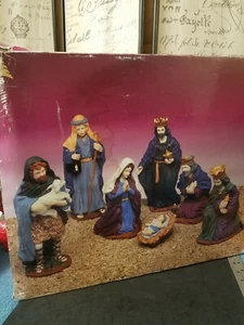 Estatuillas vintage de porcelana de natividad pintadas a mano Navidad de Trim A Home 7 - Imagen 1 de 7